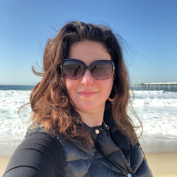 Hello from sunny LA! I’m Liora. - Picture 3 of 11